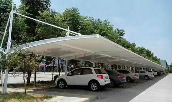 膜結構車棚